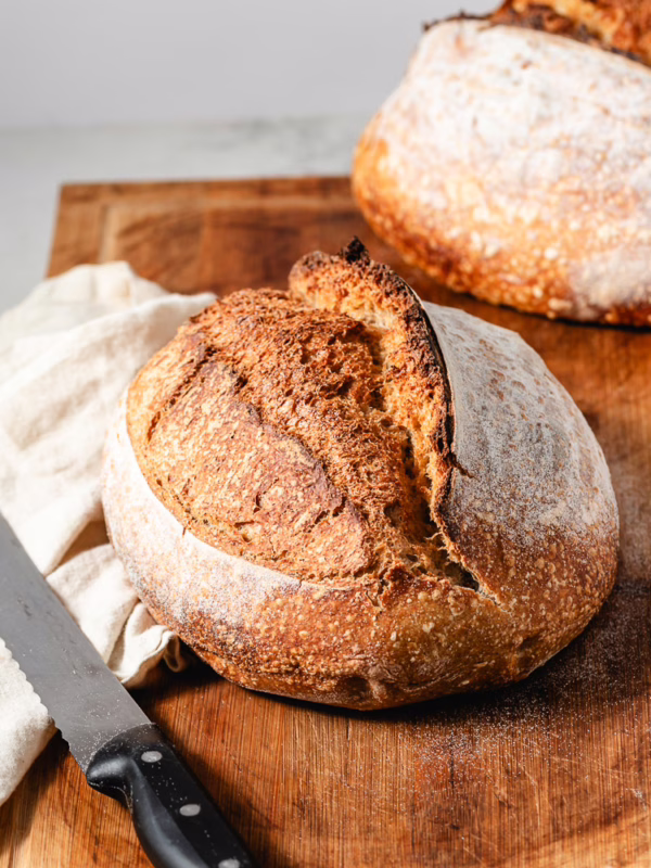🥖Pão semi-integral de fermentação natural (820 grs +ou-)